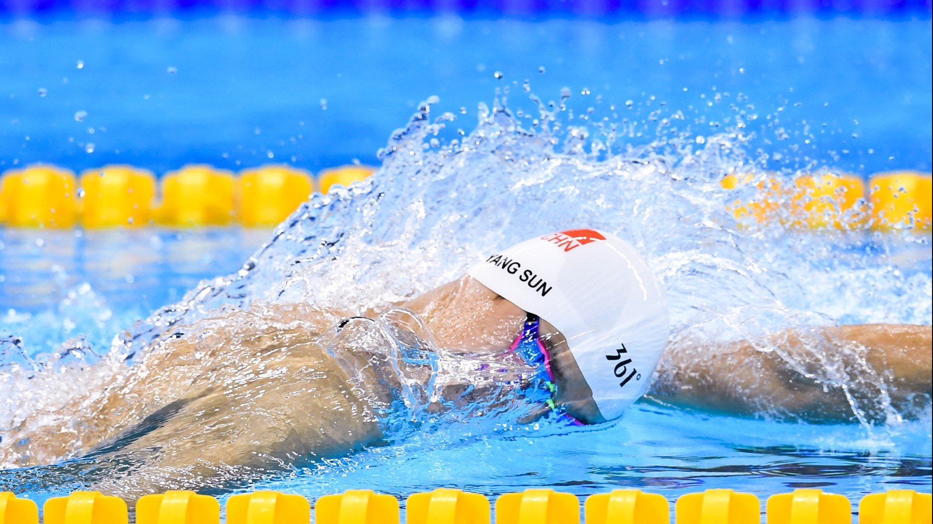 当詹姆斯的存在感拉满赛场，猛龙如何带走新疆队的战术灵魂